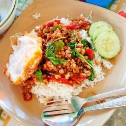 เบี้ยน้อยอิ่มนาน อาหารตามสั่ง  ข้างปั้มใหม่ 📌