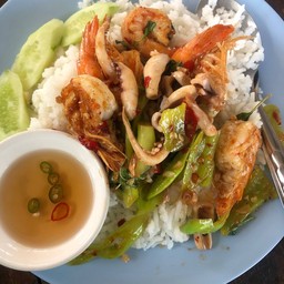 กระเพราทะเลราดข้าว