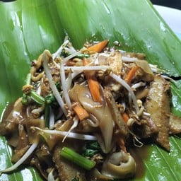 ผัดซีอิ้ว-ไก่-เนื้อ-ทะเล-รวมมิตร