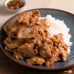 ข้าวหมูกะเทียม