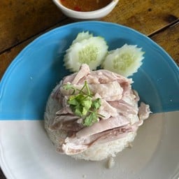ข้าวมันไก่ by คุณครู ข้าวมันปลาทู น้ำพริกกะปิ