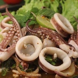 ลาบปลาหมึก