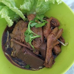 ก๋วยเตี๋ยวตุ๋น ข้าวกะเพรา