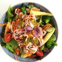 สลัดยำปูอัด