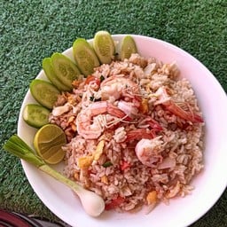 กลางซอยอาหารตามสั่ง byแม่ตุ้ม