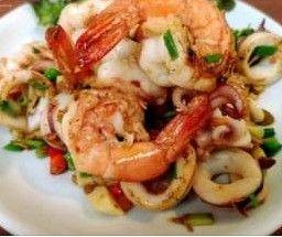 ทะเลคั่วพริกเกลือราดข้าว