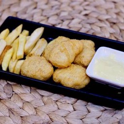 เฟร้นฟรายส์ + นักเก็ต