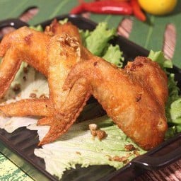 ปีกไก่ทอดน้ำปลา