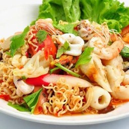 ยำแซ่บ ข้างเซเว่นป่าหวาย