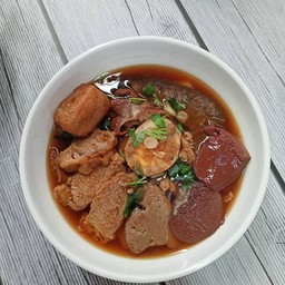 เกาเหลาก๋วยจั๊บหมูทุกอย่าง