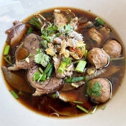 เวียงสาก๋วยเตี๋ยวเนื้อ ในเมือง