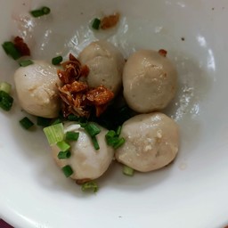 ลูกชิ้นหมูลวก