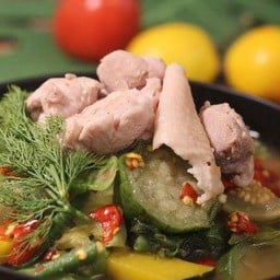 แกงอ่อมไก่