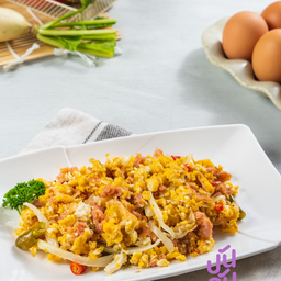 แหนมผัดไข่ (กับข้าว)