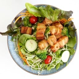 สลัดหมูกรอบ Plant Based