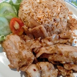 ข้าวผัด เจี้ยงโหยว (酱油 ) สามชั้นย่างหม่าล่า
