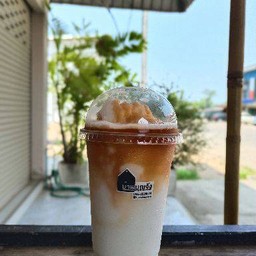 มะพร้าวปั่นนมสด ชาไทย