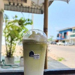 มะพร้าวปั่นนมสด ชาเขียว