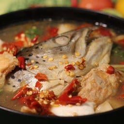 ต้มยำหัวปลาแซลม่อน