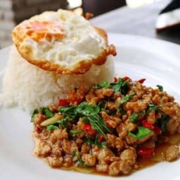 กระเพรา กระทะแตก