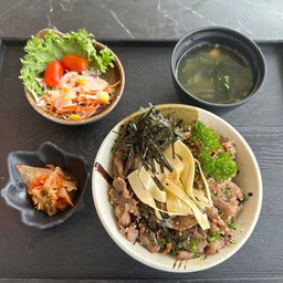 ชุดข้าวยากินิคุหมูชีส