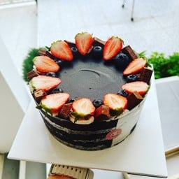 1 ปอนด์ เค้กช๊อคโกแลตหน้านิ่ม ตกแต่งแน่น เขียนหน้าได้