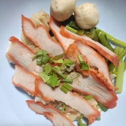 เกี๊ยวหมูแดง