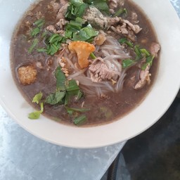 ก๋วยเตี๋ยวเนื้อน้ำตก