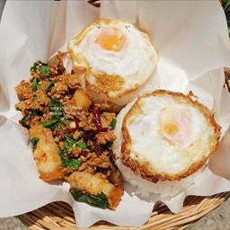 ข้าวกระเพราสองสหาย