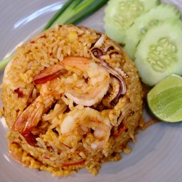 ข้าวผัดต้มยำทะเล