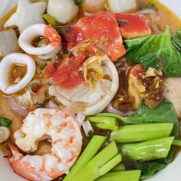 ก๋วยเตี๋ยวโฟยำเป๋งเหม่ง สาขาลาดพร้าว