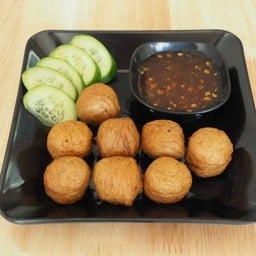 ลูกชิ้นหมูทอด