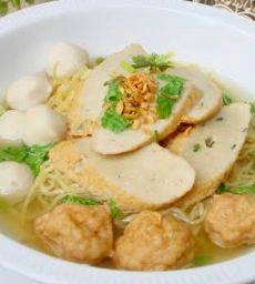 ก๋วยเตี๋ยวหมู+ลูกชื้นรวม