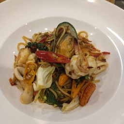 สปาเก็ตตี้ผัดขี้เมาทะเล