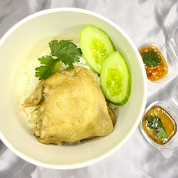 ข้าวกะเพรารสเด็ด ทองมา & ข้าวไก่ต้มน้ำปลา