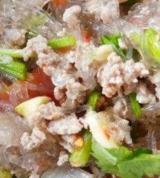 ยำวุ้นเส้น,มาม่าหมูสับ