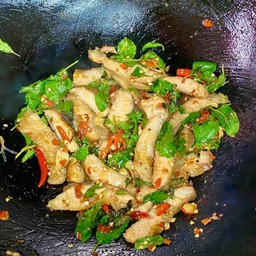 กะเพราคอหมูย่าง กับข้าว