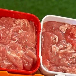 ฟินเฟ่อร์ หมูกระทะริมน้ำ พันท้ายนรสิงห์
