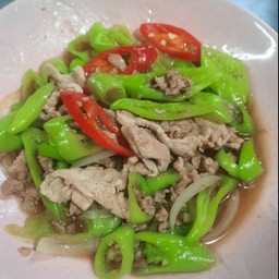 หมูผัดพริกหยวก (เป็นกับ)