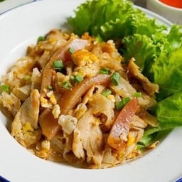 ผัดไทป่าว حلال‎ (Pat-thai-pao) ปั๊มปตท.สามัคคี