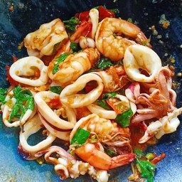 กะเพราทะเล(กุ้ง&หมึก)
