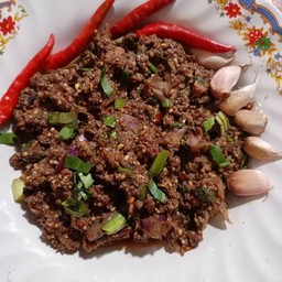 ก้อยเนื้อคั่ว