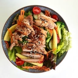 สลัดไก่ย่าง