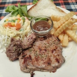 สเต็กหมูสันนอกพริกไทยดำ