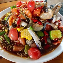 ยำทะเลแตก ปูม้า หอยนางรม กุ้งสด แซลม่อน