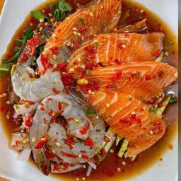 ยำแซลม่อน+กุ้งสด