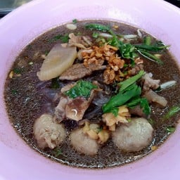 ก๋วยเตี๋ยวแชมป์ ปังรับทรัพย์