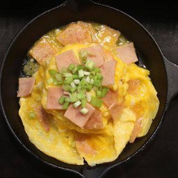 ข้าวไข่ข้นแฮม