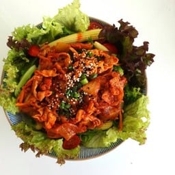 สลัดหมูกิมจิ