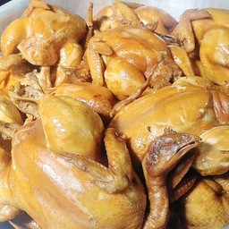 ไก่ไหว้เจ้าต้มพะโล้พร้อมเครื่องใน